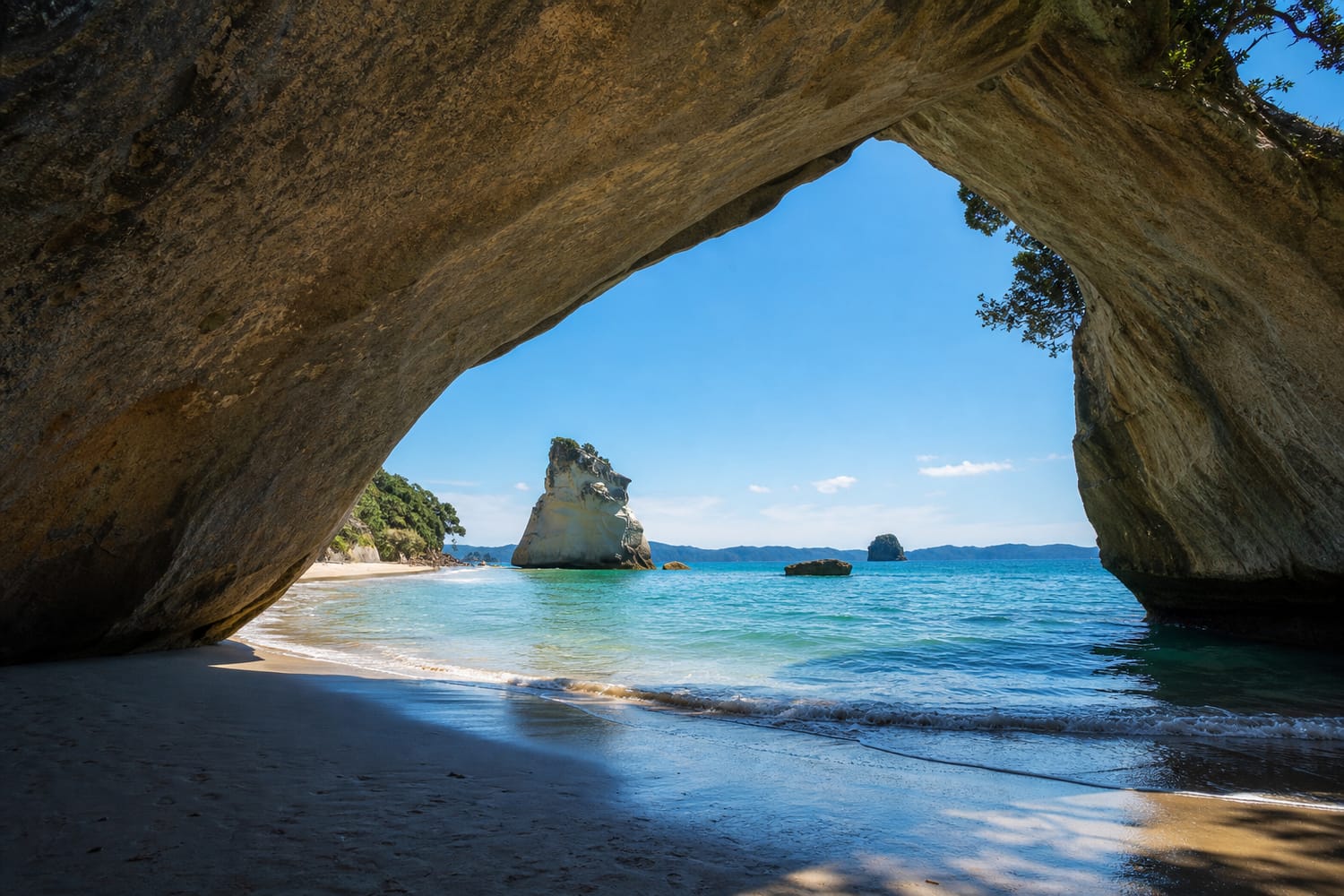cathedral-cove-arch-coromandel-new-zealand