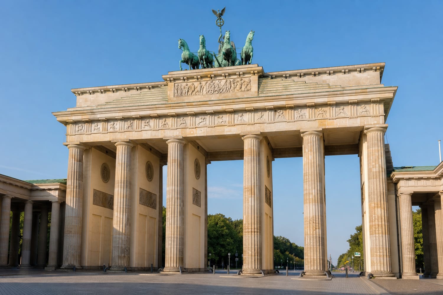 the-brandenburg-gates-war-scars