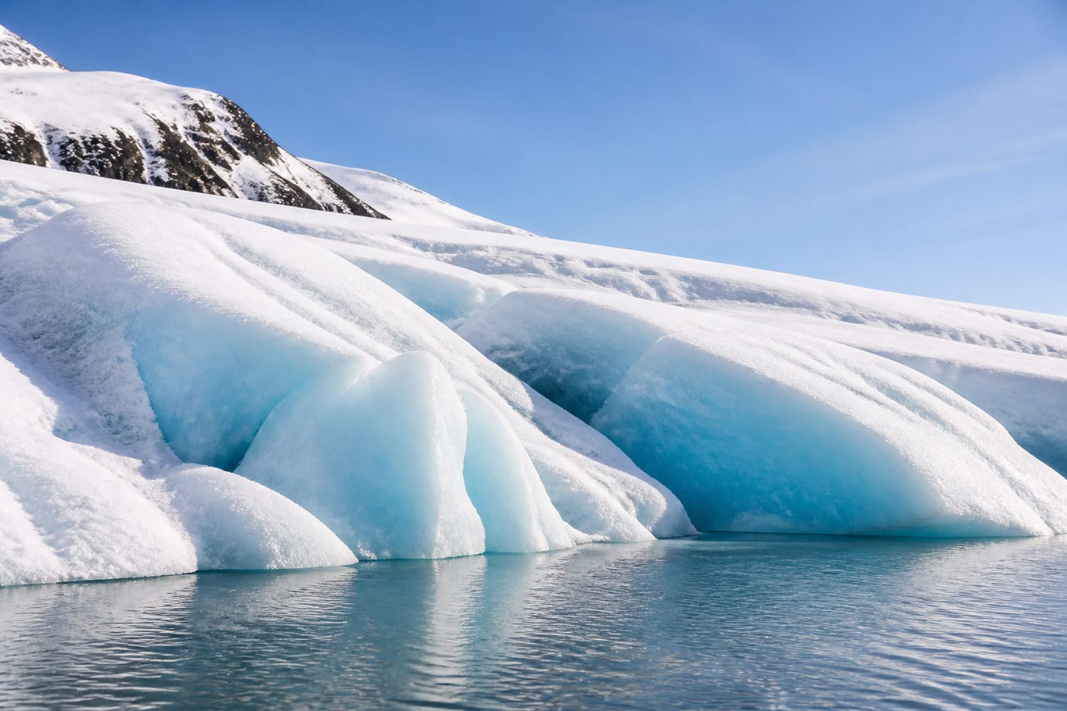why-snow-and-some-glaciers-look-white